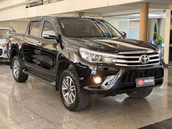 TOYOTA HILUX 2.8 SRX 4X4 CD 16V DIESEL 4P AUTOMÁTICO TOYOTA HILUX 2.8 SRX 4X4 CD 16V DIESEL 4P AUTOMÁTICO